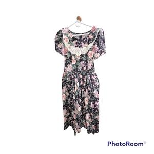 Jessica McClintock Gunne Sax Black and Lavender Rose Floral Dress